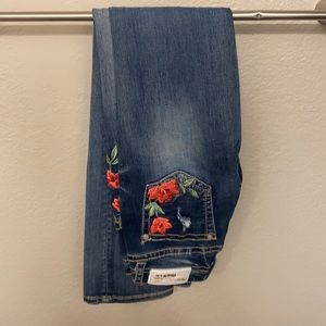 Flower embroidered jeans!